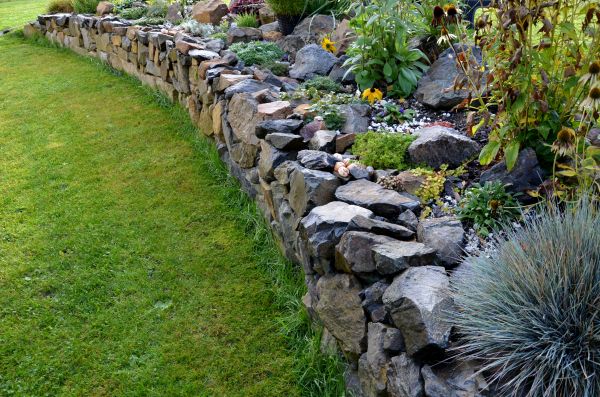 Stone Wall Landscaping