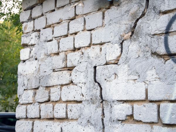 Cracked Brick Wall Repair in Farmington